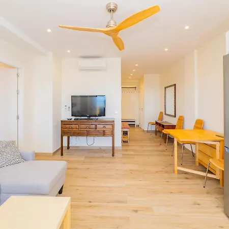 Cubo's Torre Andalucia Apartment *