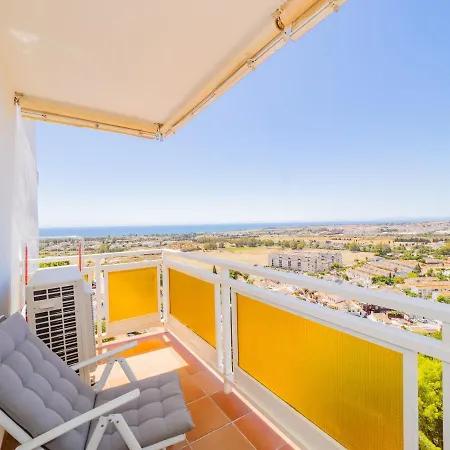 Apartment Cubo's Torre Andalucia